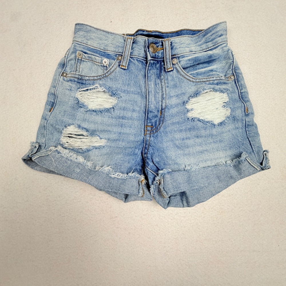 Aeropostale Light Wash Distressed Denim Mom Shorts 000